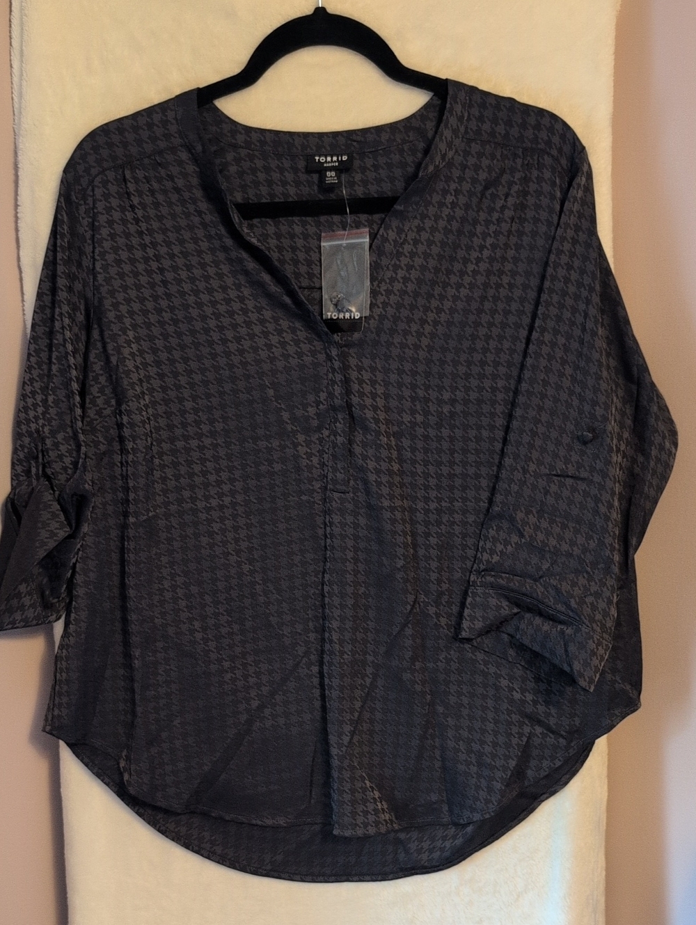 Torrid Harper Houndstooth Split-Neck Blouse - Charcoal Gray
